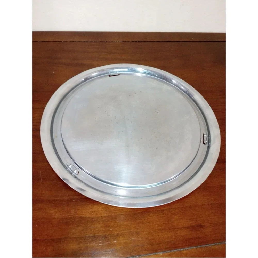 Kake-Toter Cake Plate with Handle Handle and Locking Lid Chrome 1950s